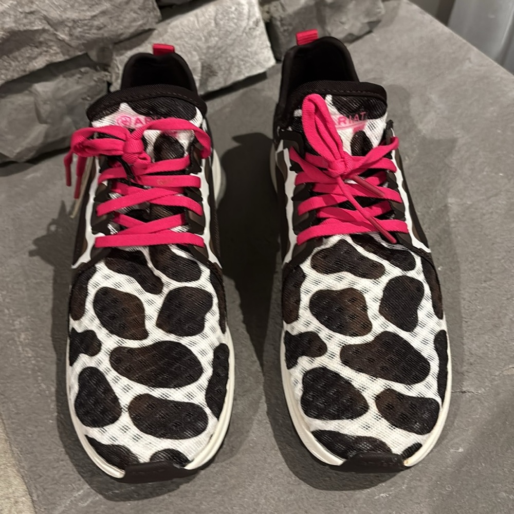 Ariat Fuse Cow Print Lightweight EVA midsole mesh & synthetic upper, rubber sole - Picture 2 of 9